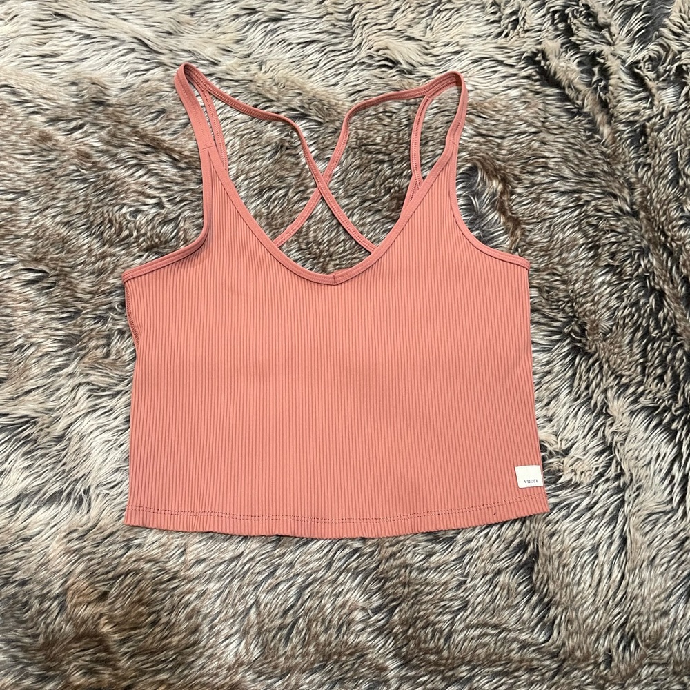 Vuori Ribbed Crossback Crop Tank Top in Light Cinnamon